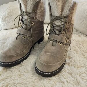 Stuart Weitzman Women's Taupe Suede Shearling Lace-Up Combat Boot Size 9.5